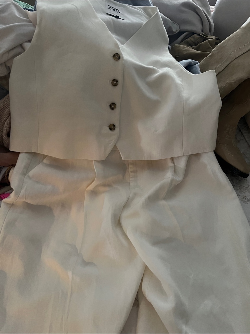 ZARA Cream Button-Front V-Neck Sleeveless Top